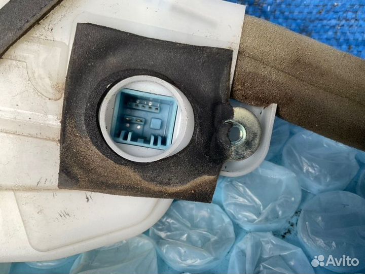 Замок двери задний правый Acura Mdx YD2 J37A1