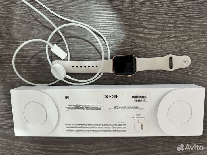 Часы apple watch se 40mm