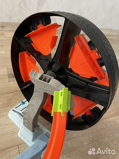 Набор игровой Hot Wheels Круговое противостояние