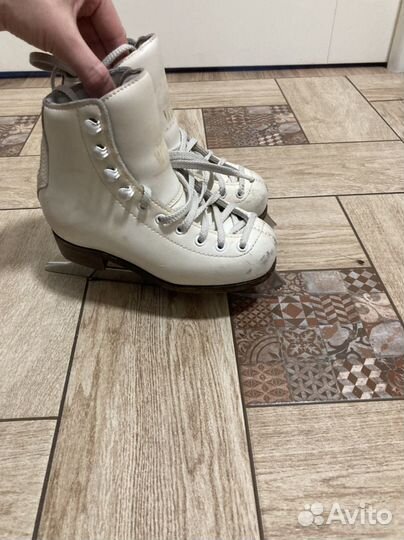 Коньки фигурные wifa 28 LL