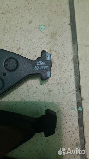 Колодки тормозные передние VAG