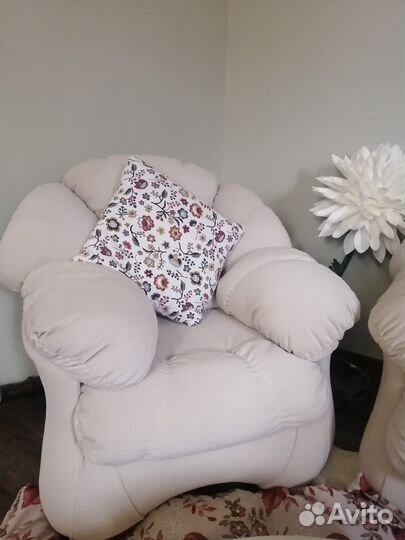 Диван и 2 кресла