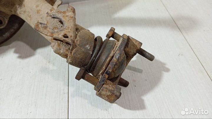 Кулак поворотный передний левый Chevrolet Niva