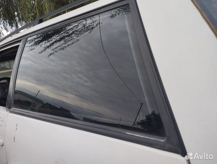 Форточка на Фольксваген Пассат b5