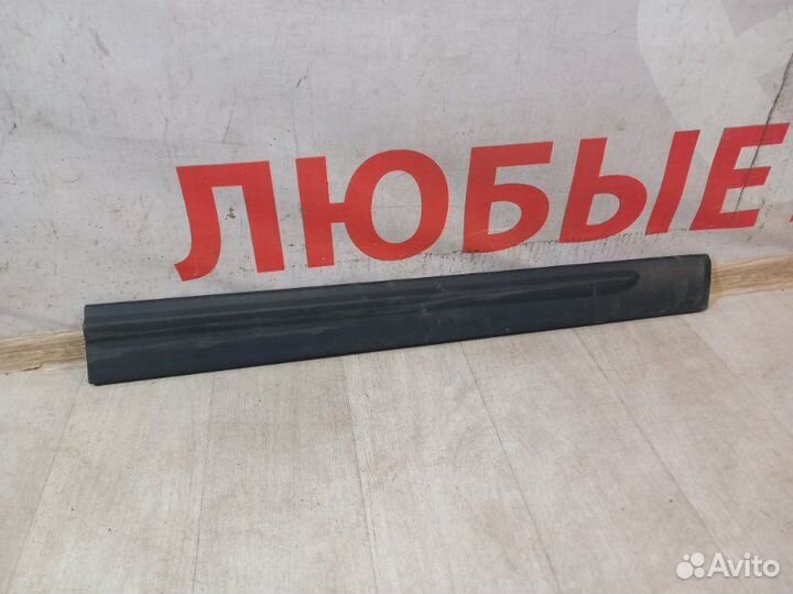 Накладка двери передняя правая Kia Sorento 2 XM