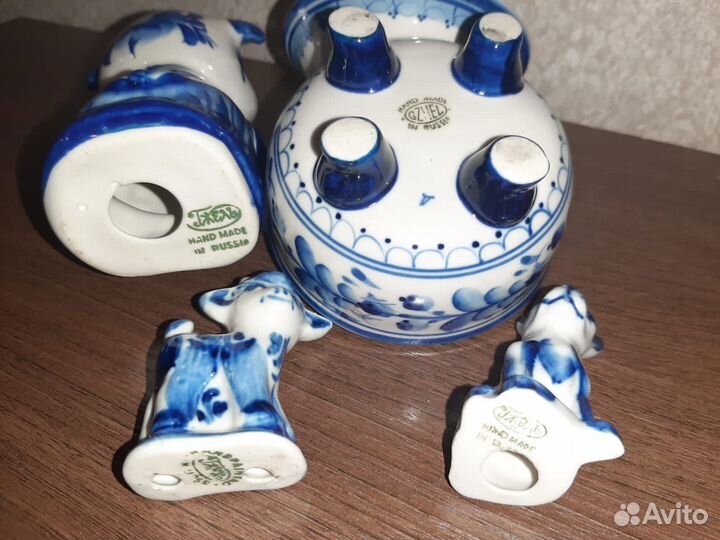 Шкатулка и фигурки гжель