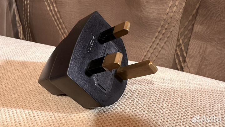 Вилка штепсельная для английской розетки, оригинал