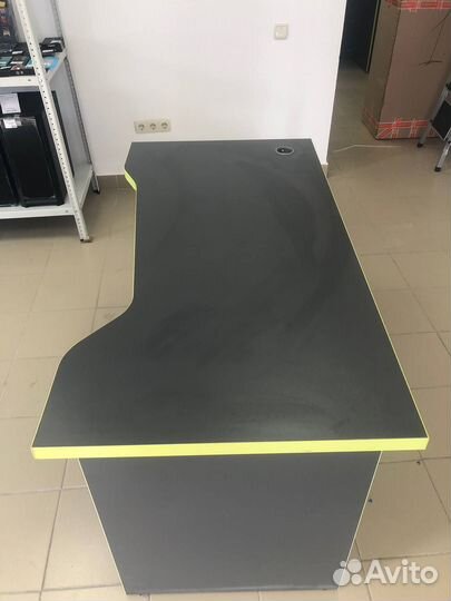 Компьютерный игровой стол