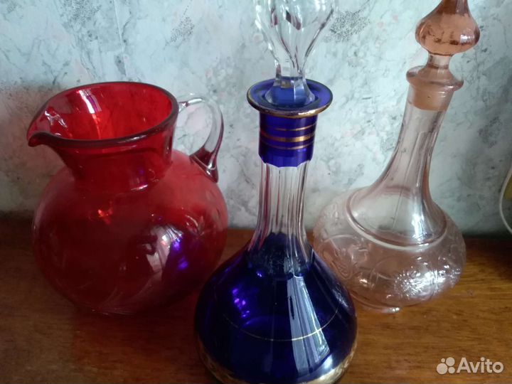 Старинные кувшины, графины