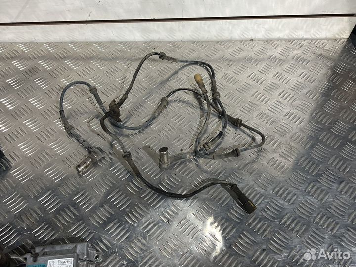 Датчик абс audi v8 d1