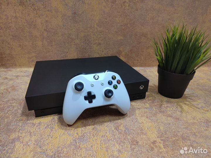 Игровая консоль Xbox One X на 1Tb