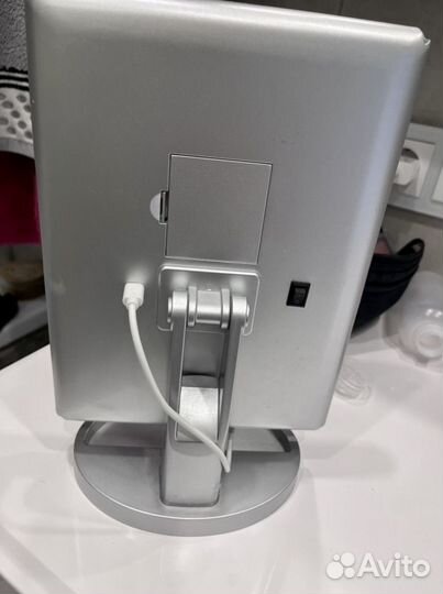 Зеркало косметическое с подсветкой