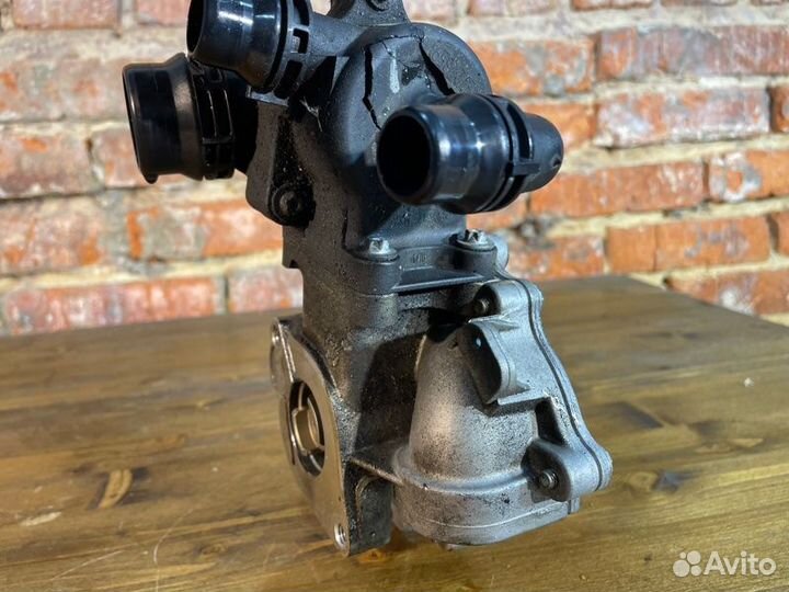 Помпа Bmw 3 E90 N46B20 VA2.0 2009 Rest