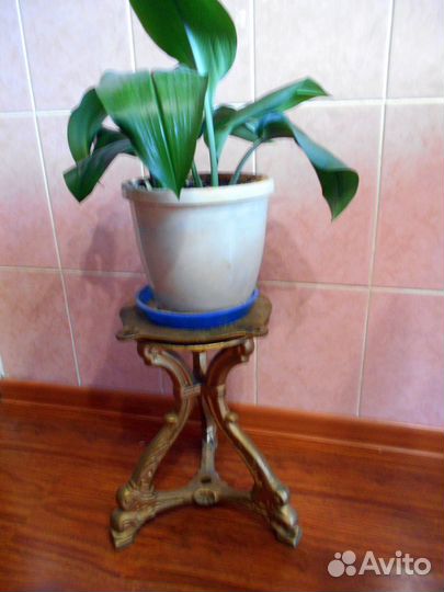 Подставка под цветы