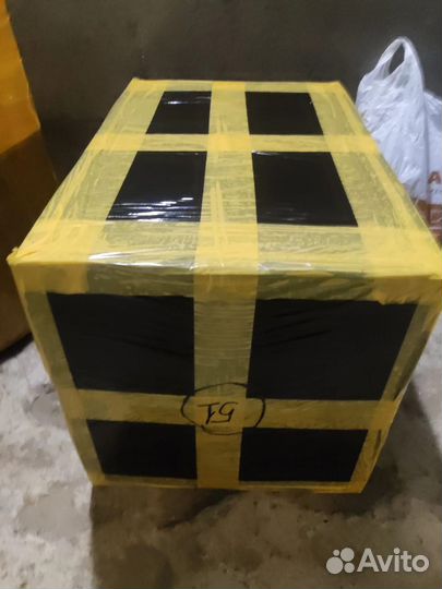 Вещи в коробке