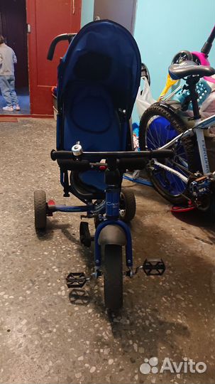 Трехколесный велосипед