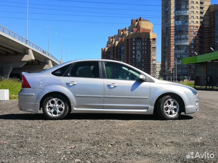 Накладка на задний бампер ford focus 2