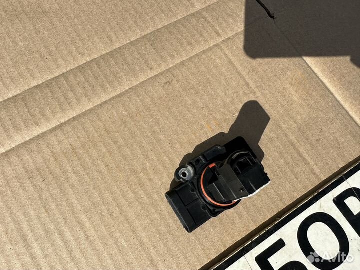 Датчик массового расхода воздуха LADA Kalina