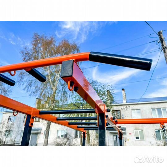 Уличный спортивный комплекс 