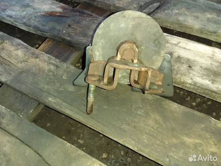 Подушка двигателя правая Nissan Primera P12