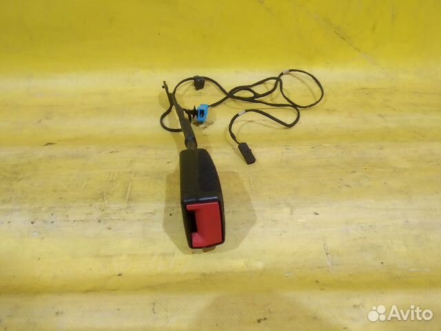 Ответная часть ремня безопасности VW Tiguan 1