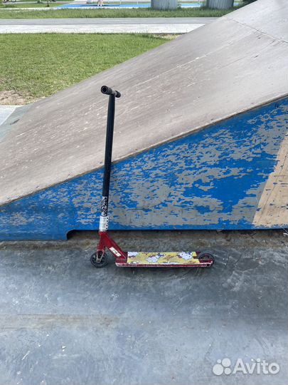 Трюковой самокат стрит