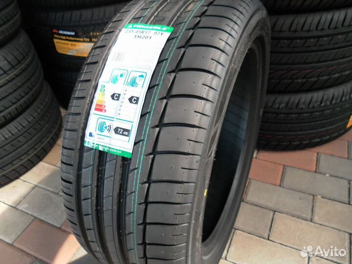 Triangle Sports TH201 205/55 R16 92V