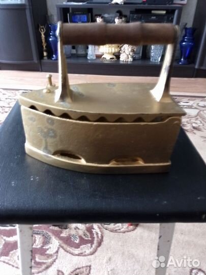 Старинный угольный утюг. Состояние нового. Раритет