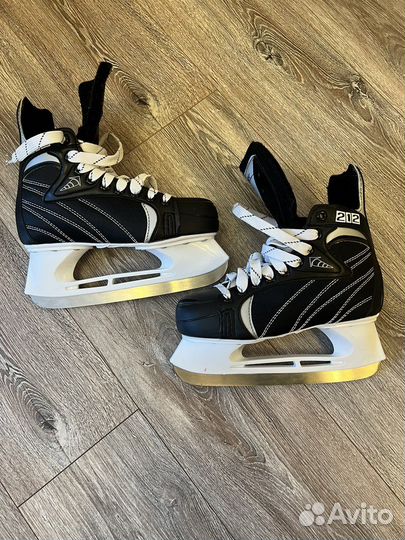 Коньки хоккейные детские 38 размер