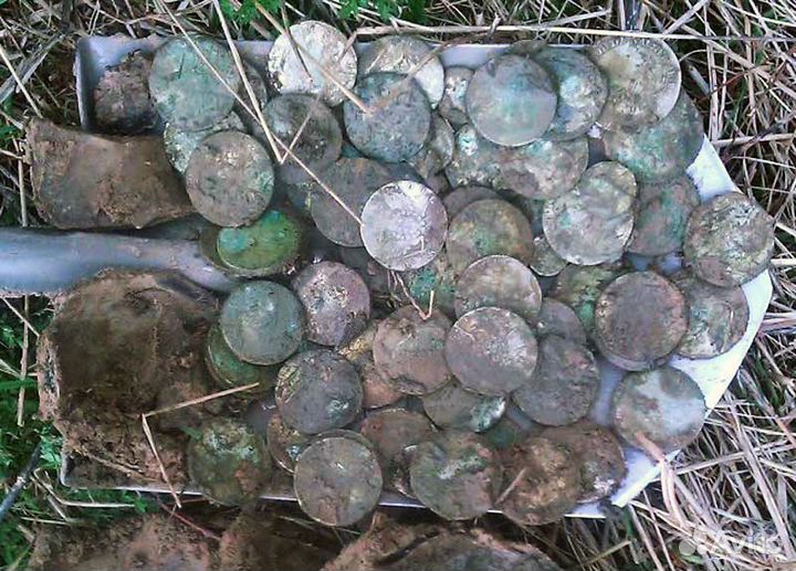 Клады и кладовые монеты из меди и серебра