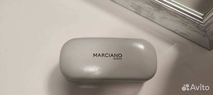 Солнцезащитные очки женские guess