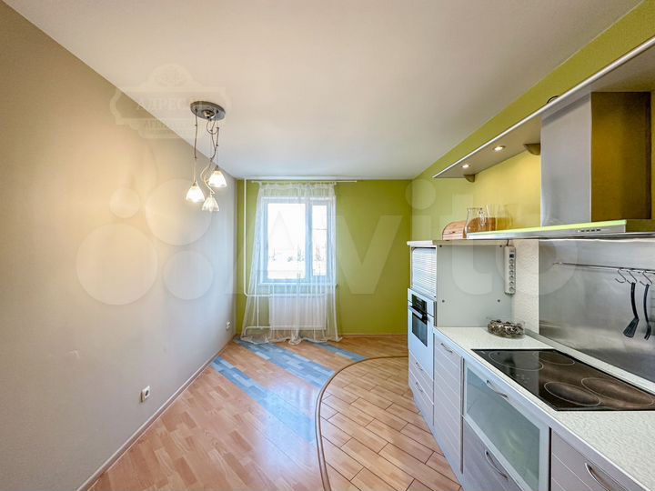 2-к. квартира, 65 м², 6/10 эт.