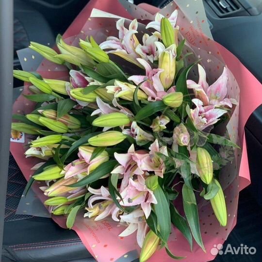 Букеты из лилий