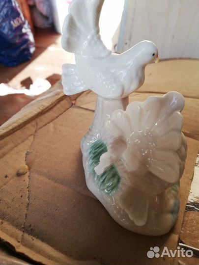 Статуэтка-голубки