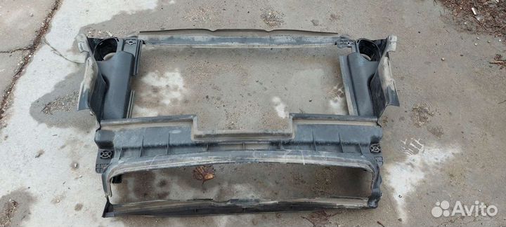 Диффузор радиатора Мерседес w164 ML x164 GL