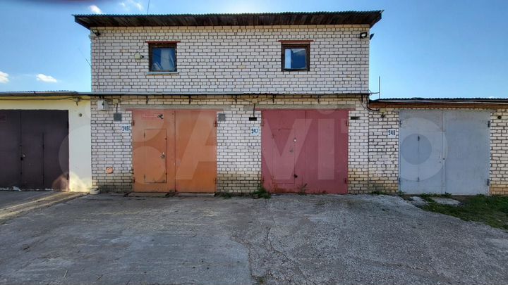 Гараж, > 30 м²