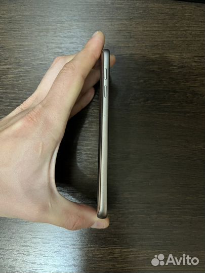 Телефон Samsung