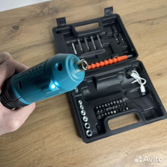 Аккумуляторная отвертка Makita