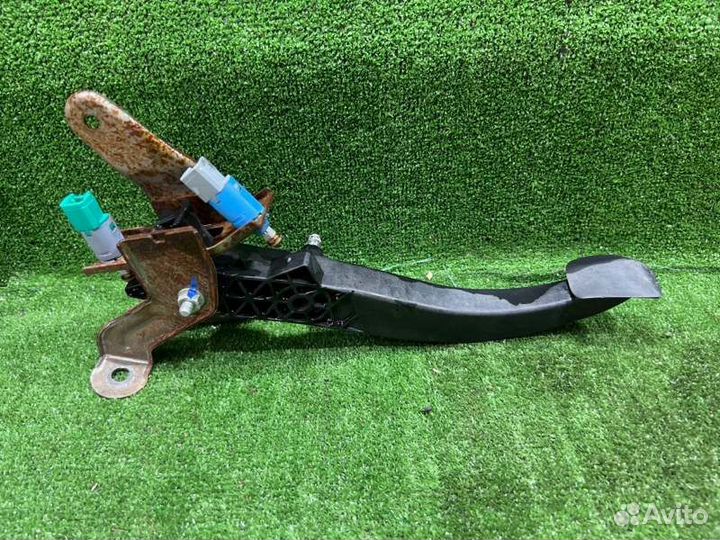 Педаль сцепления Renault Megane седан 1 2002