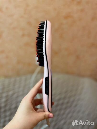 Расческа-выпрямитель в отличном состоянии