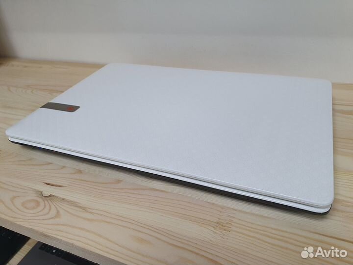 Ноутбук packard bell i3/Geforce710M