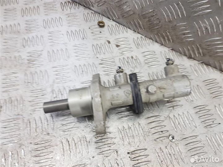 Цилиндр тормозов главный Фиат Scudo