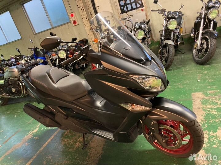 Максискутер Suzuki Burgman (SkyWave) 400