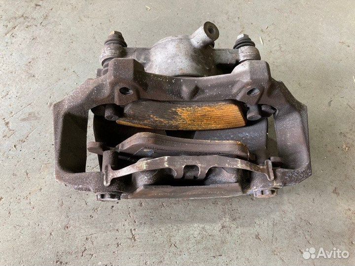 Суппорт передний левый Mercedes-Benz E-Class C207