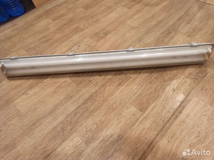 Светильник потолочный люминисцентный