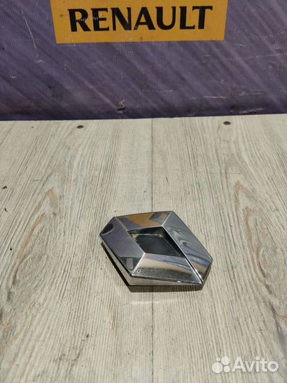 Эмблема Значок зад renault clio 3