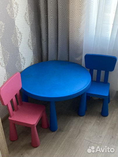Детский стол и стулья IKEA
