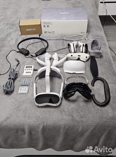 Шлем виртуальный реальности pico4 128GB