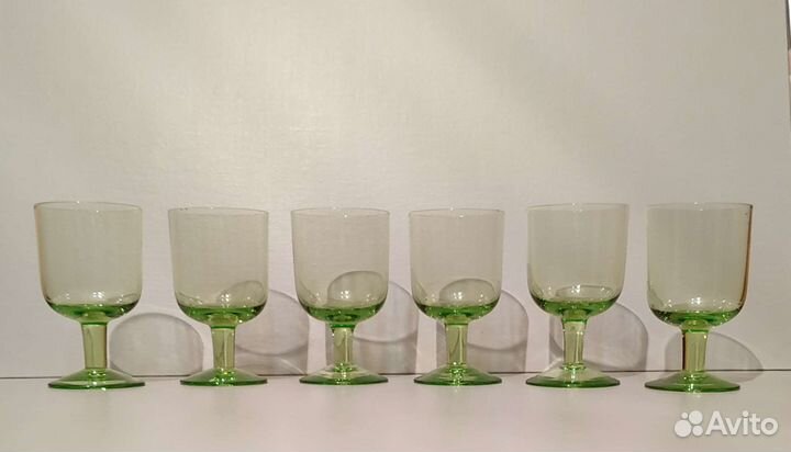 Комплект рюмок из зелёного стекла