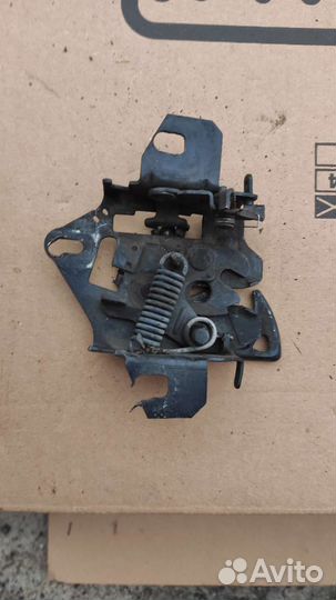 Замок капота Фольксваген Пассат б5